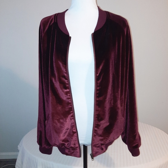 Burgundy Jacket Size med - Picture 9 of 13